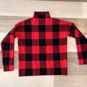 Tommy Bahama Red & Black Buffalo Plaid Knit Turtleneck Sweater - Size Medium